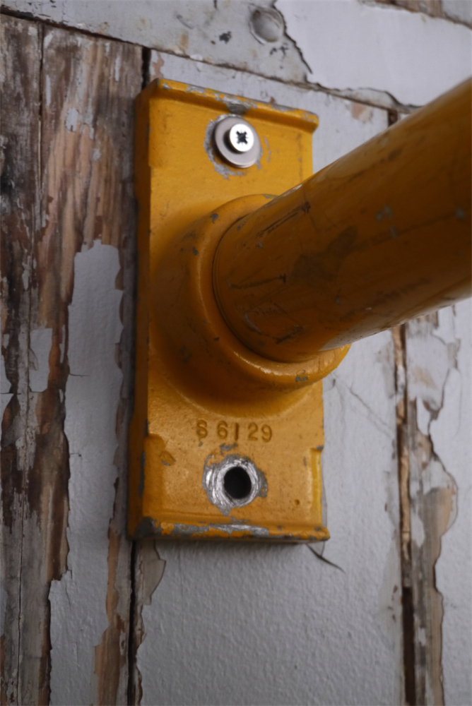 New York feu dont walk americain vintage USA jaune d'origine avec fixations murale – Image 13