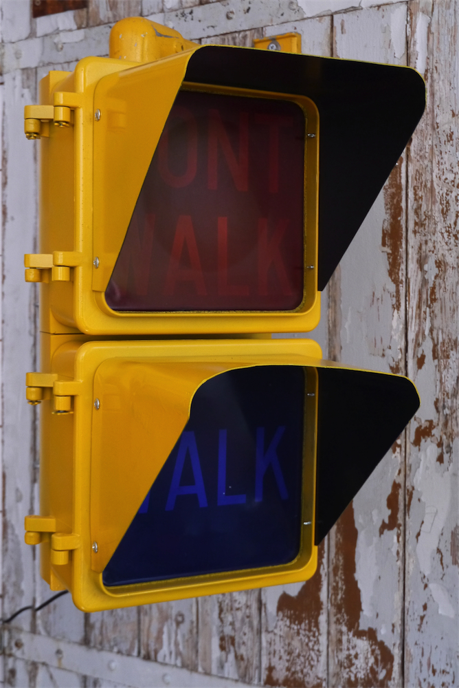 New York feu dont walk americain vintage USA jaune d'origine avec fixations murale – Image 15