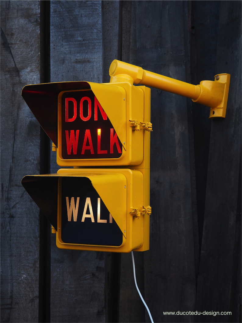 New York feu dont walk americain vintage USA jaune d'origine avec fixations murale – Image 16