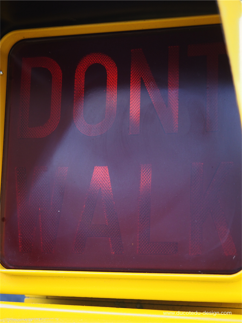 New York feu dont walk americain vintage USA jaune d'origine avec fixations murale – Image 14