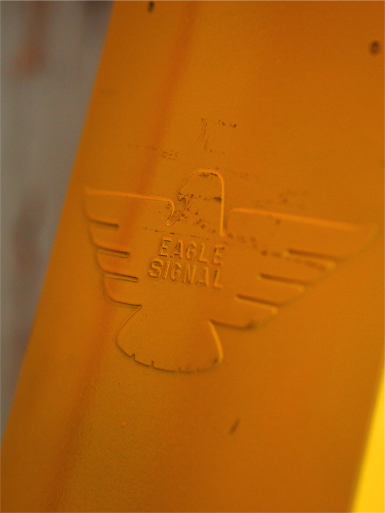 New York feu dont walk americain vintage USA jaune d'origine avec fixations murale – Image 12