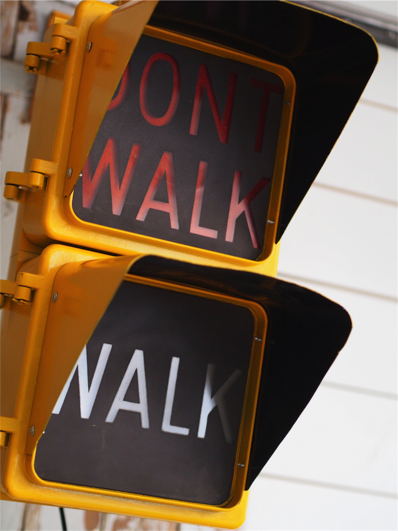 New York feu dont walk americain vintage USA jaune d'origine avec fixations murale – Image 17