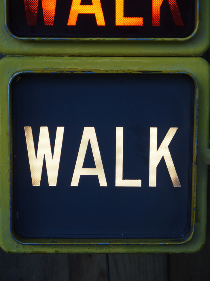 New York feu dont walk americain vintage USA jaune d'origine avec fixations murale – Image 13