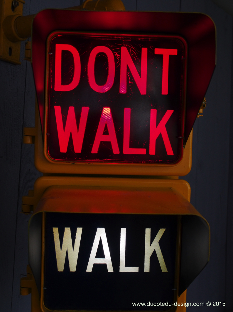 New York feu dont walk americain vintage USA jaune d'origine avec fixations murale – Image 13