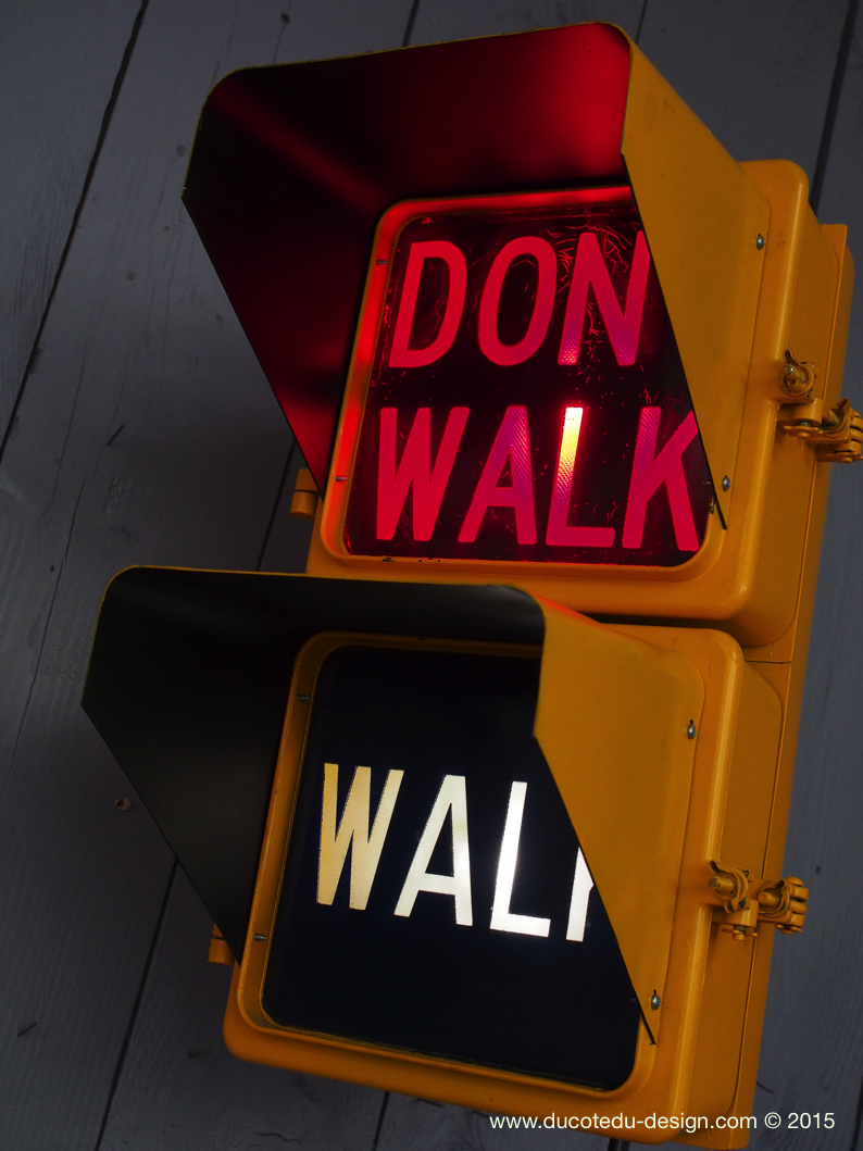 New York feu dont walk americain vintage USA jaune d'origine avec fixations murale – Image 14