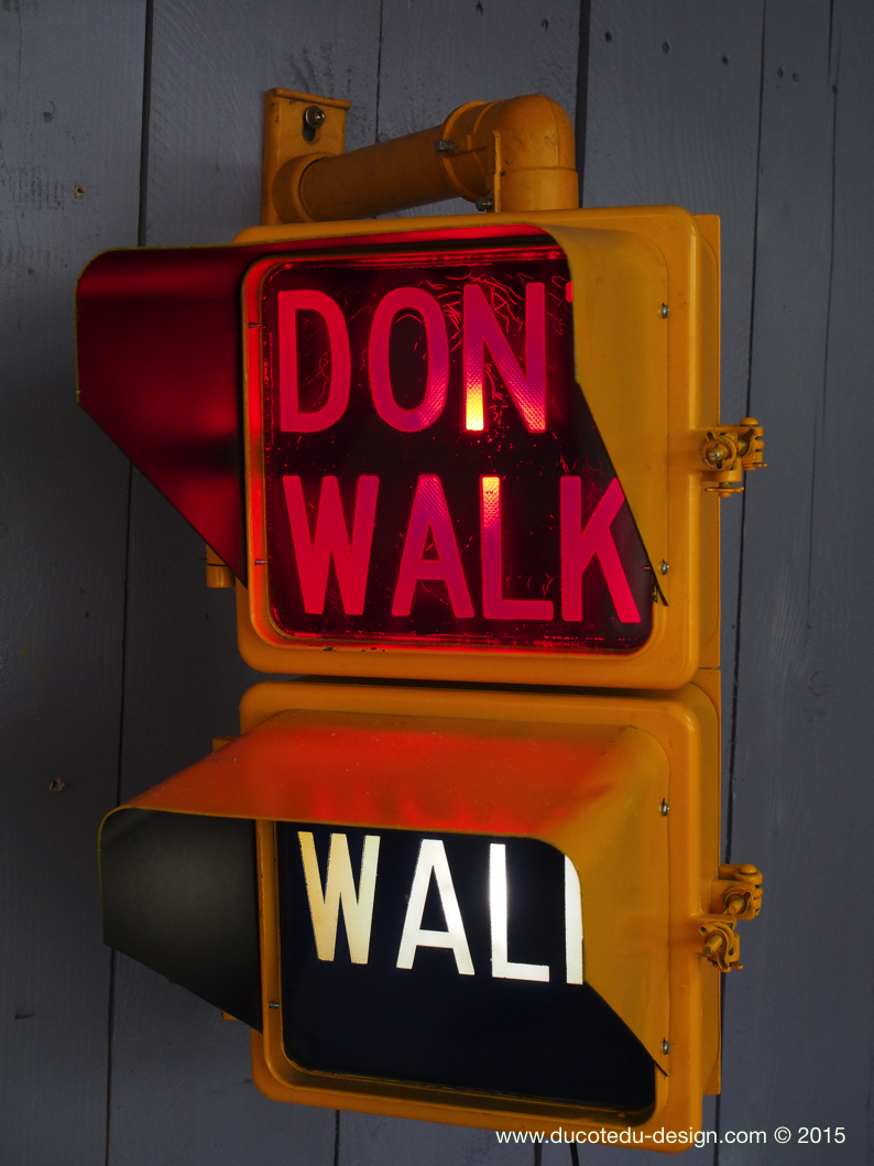 New York feu dont walk americain vintage USA jaune d'origine avec fixations murale – Image 15