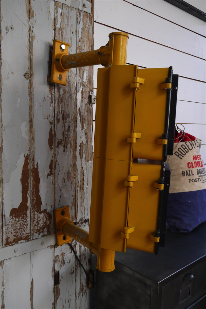 New York feu dont walk americain vintage USA jaune d'origine avec fixations murale – Image 11