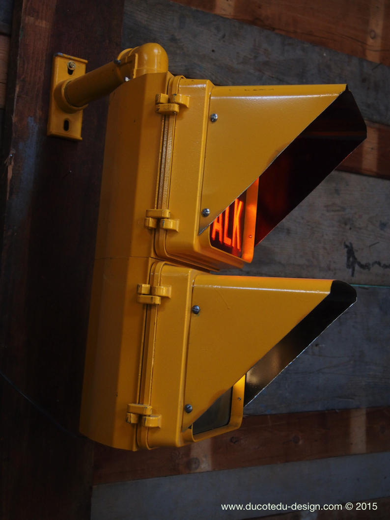 New York feu dont walk americain vintage USA jaune d'origine avec fixations murale – Image 8