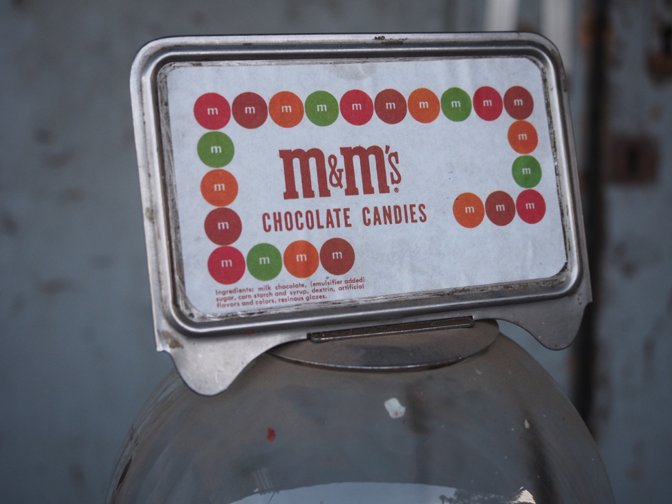 Distributeur à bonbon Ford Ball Gum 1950 Jaycees sur pied – Image 9