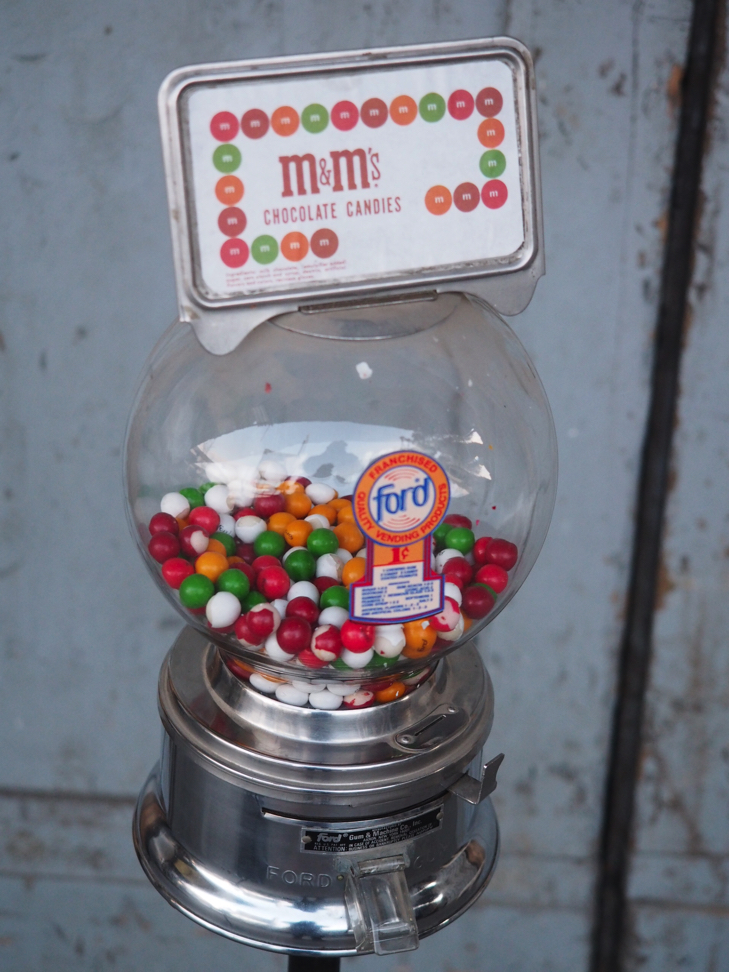 Distributeur à bonbon Ford Ball Gum 1950 Jaycees sur pied – Image 14