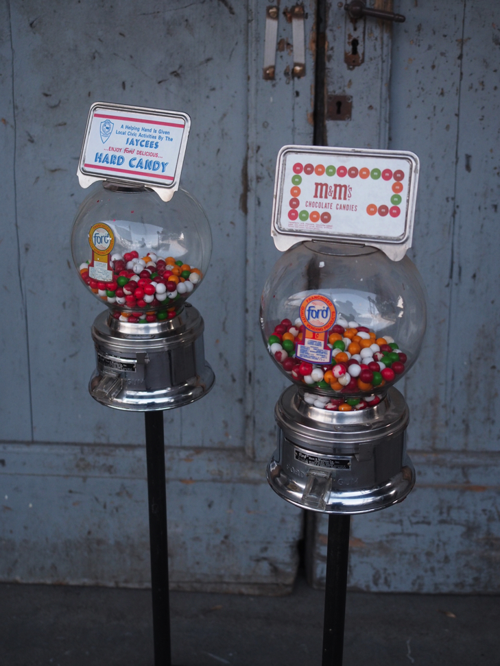 Distributeur à bonbon Ford Ball Gum 1950 Jaycees sur pied – Image 15