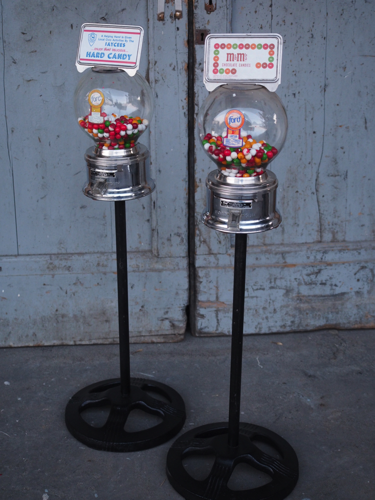 Distributeur à bonbon Ford Ball Gum 1950 Jaycees sur pied – Image 16