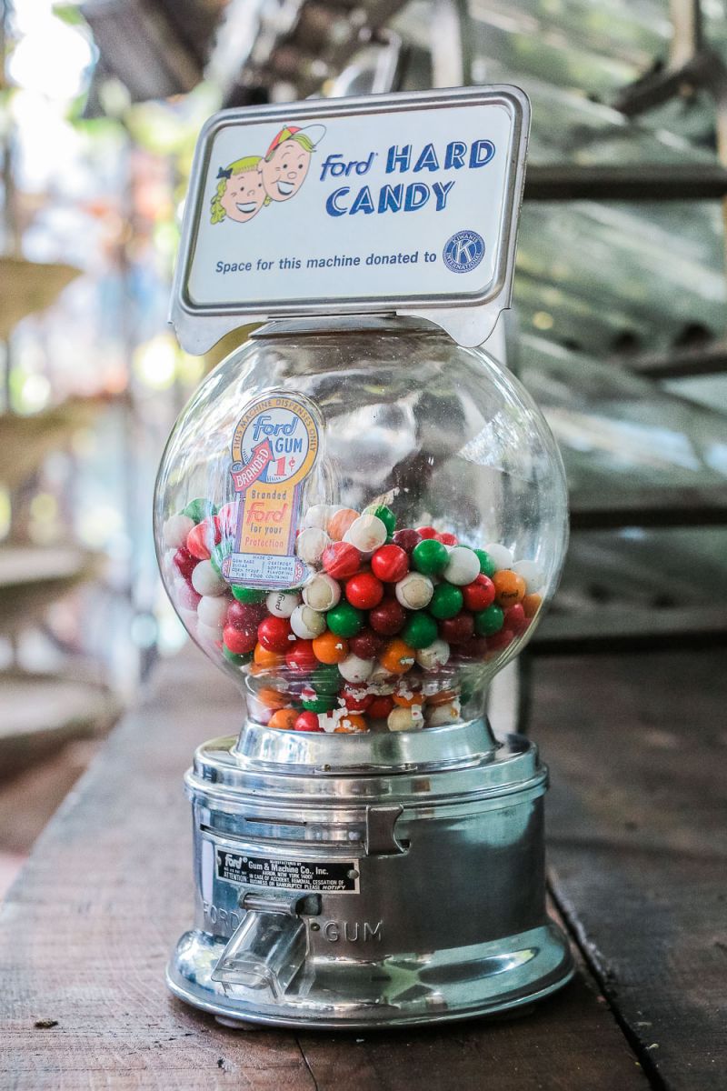 Distributeur à bonbon Ford Ball Gum 1950 hard candy – Image 3