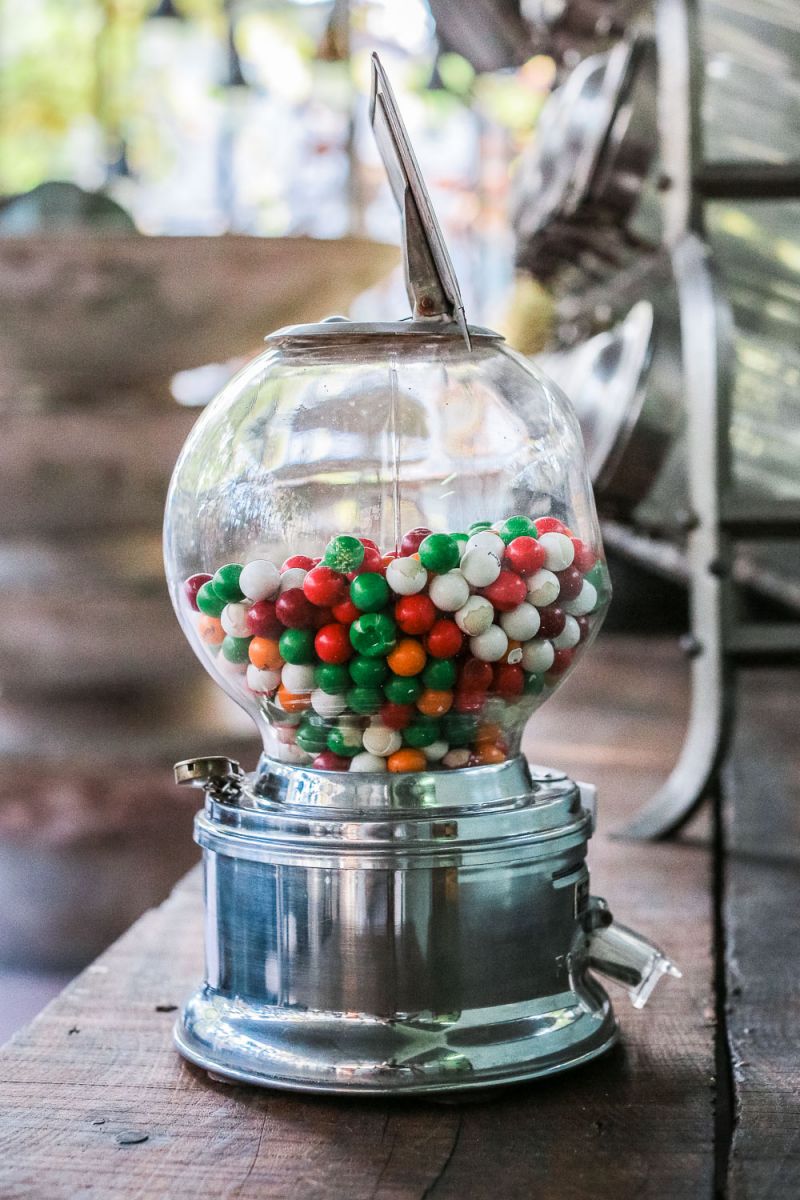 Distributeur à bonbon Ford Ball Gum 1950 hard candy – Image 4