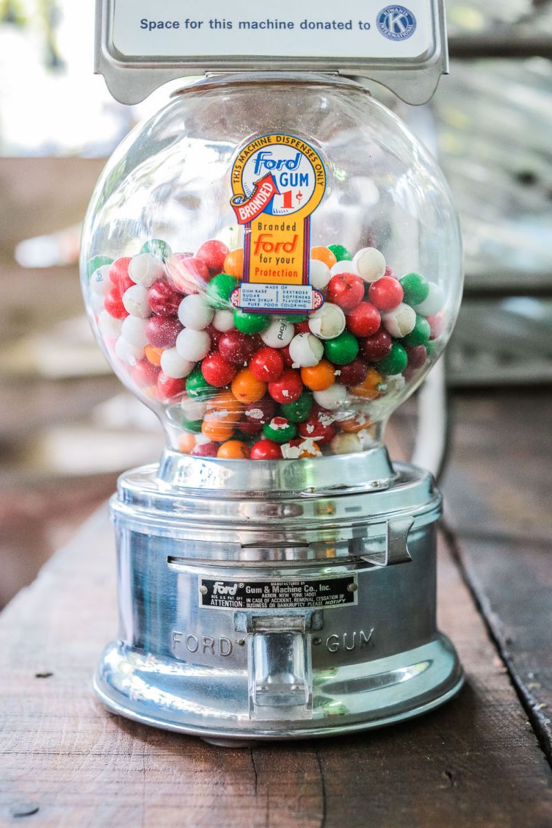 Distributeur à bonbon Ford Ball Gum 1950 hard candy – Image 8