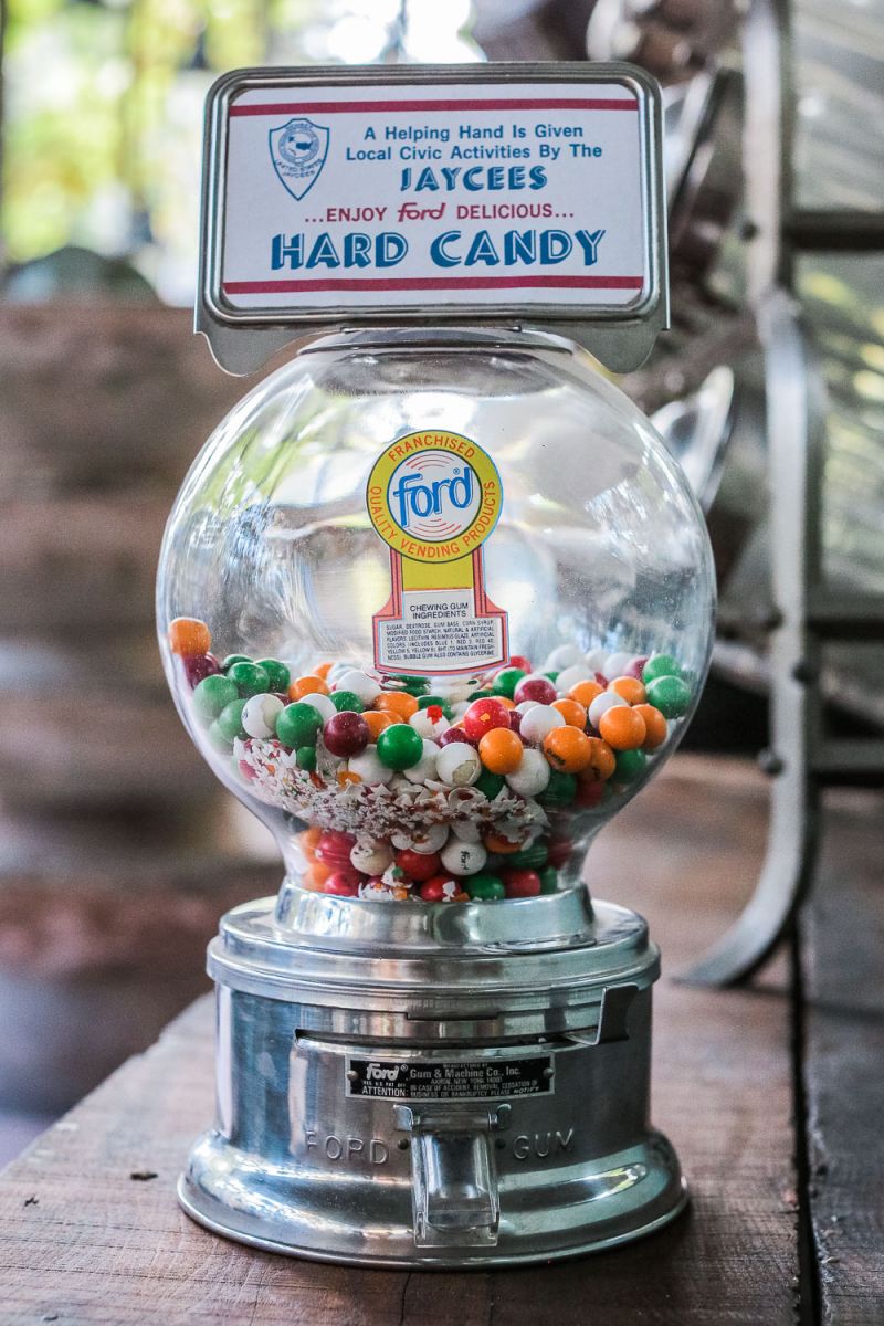 Distributeur à bonbon Ford Ball Gum 1950 hard candy – Image 2