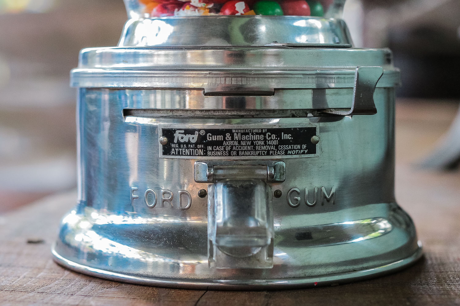 Distributeur à bonbon Ford Ball Gum 1950 hard candy – Image 3