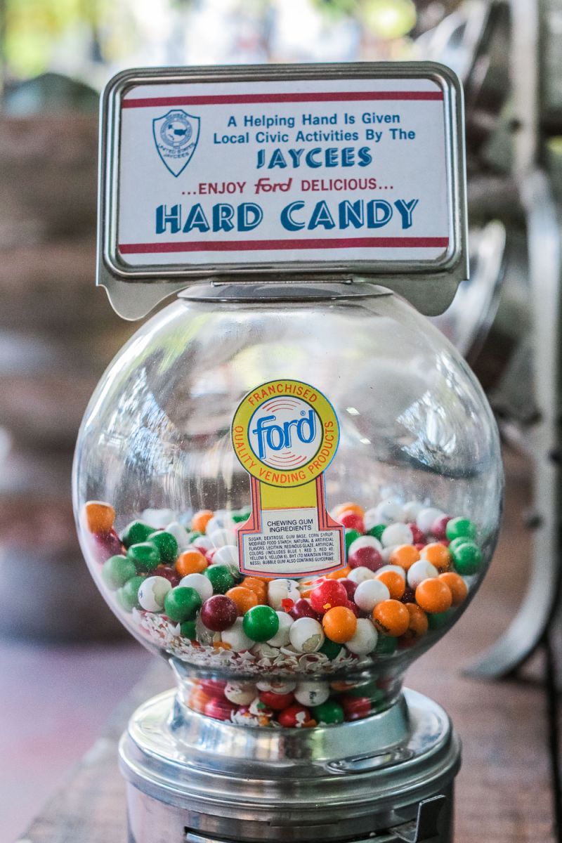 Distributeur à bonbon Ford Ball Gum 1950 hard candy – Image 4