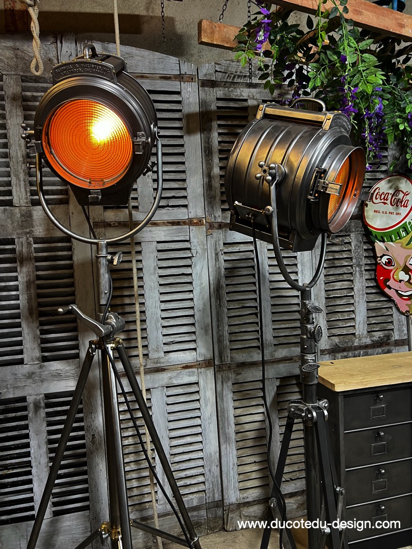 projecteur cinema MCALISTER des studios Hollywood Californie pied cremaillere – Image 24