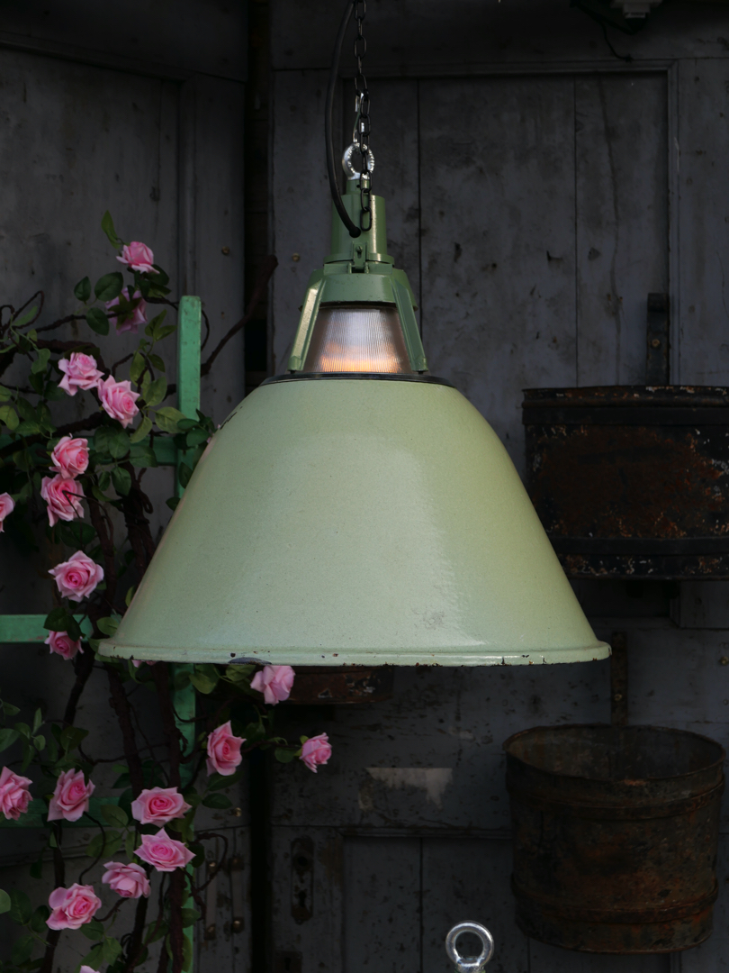 abat jour emaillee vert lampe holophane conique origine Union Sovietique – Image 2