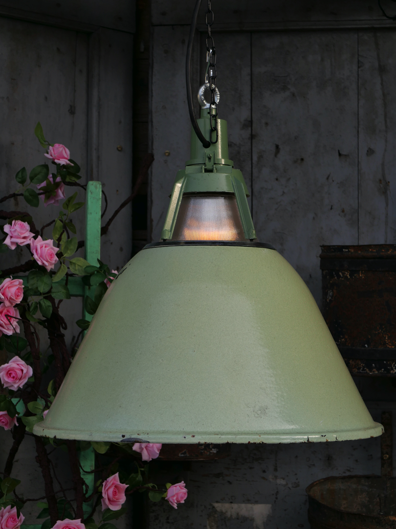 abat jour emaillee vert lampe holophane conique origine Union Sovietique – Image 4