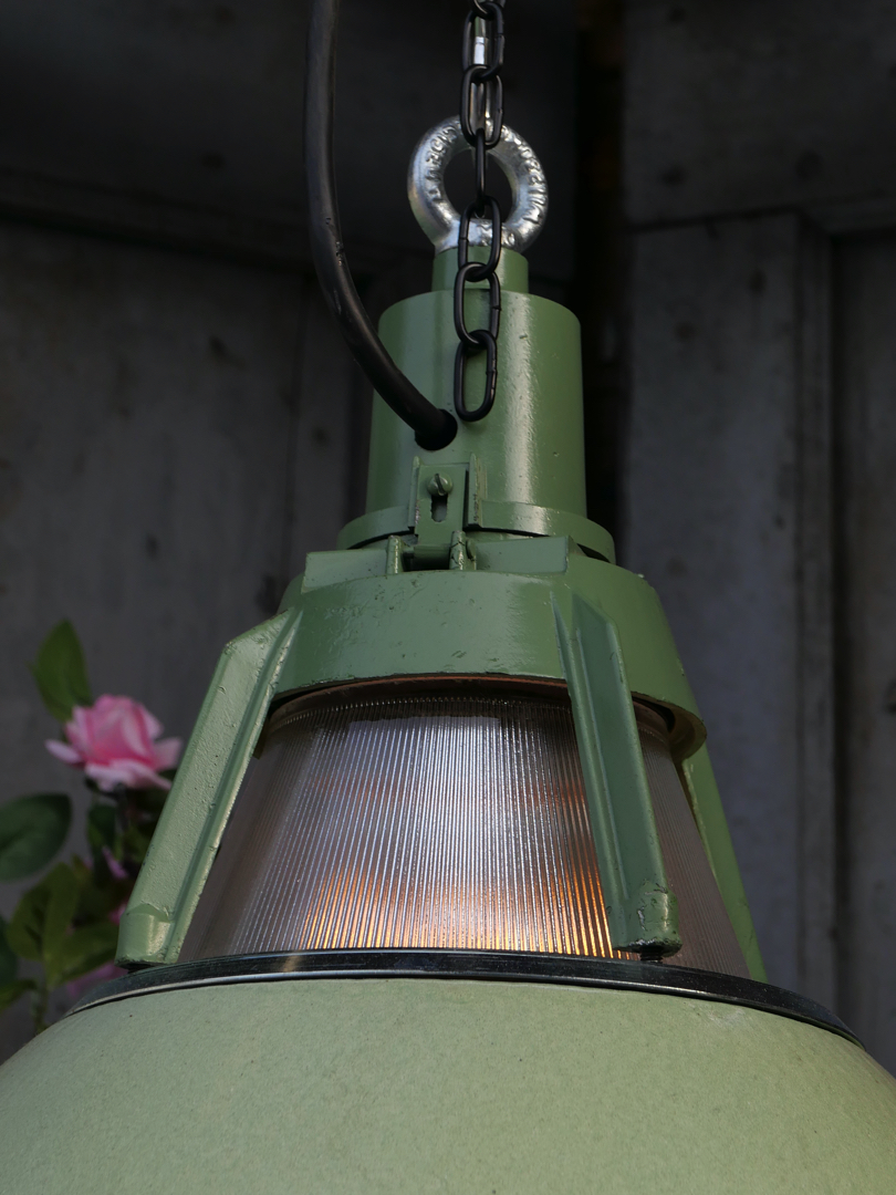 abat jour emaillee vert lampe holophane conique origine Union Sovietique – Image 7