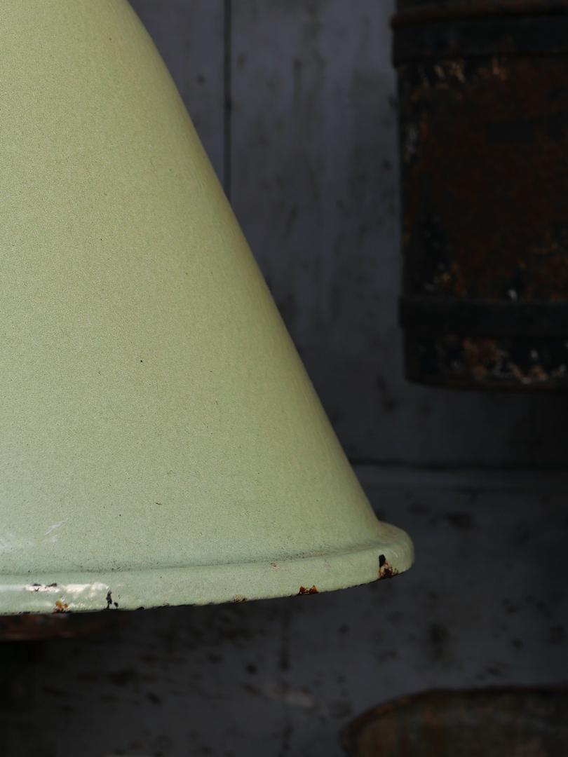 abat jour emaillee vert lampe holophane conique origine Union Sovietique – Image 8