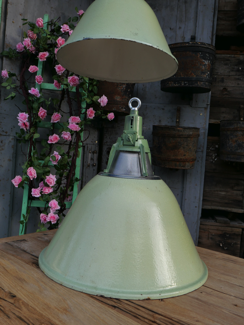 abat jour emaillee vert lampe holophane conique origine Union Sovietique – Image 11