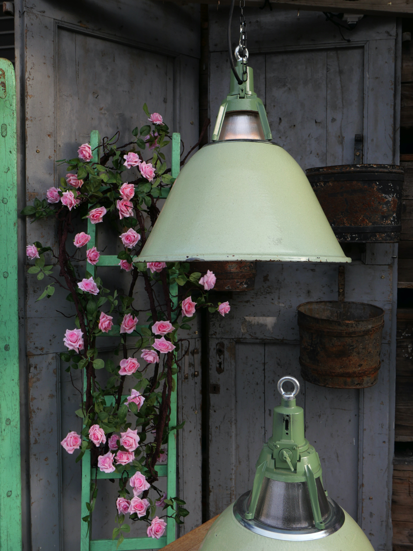 abat jour emaillee vert lampe holophane conique origine Union Sovietique – Image 12