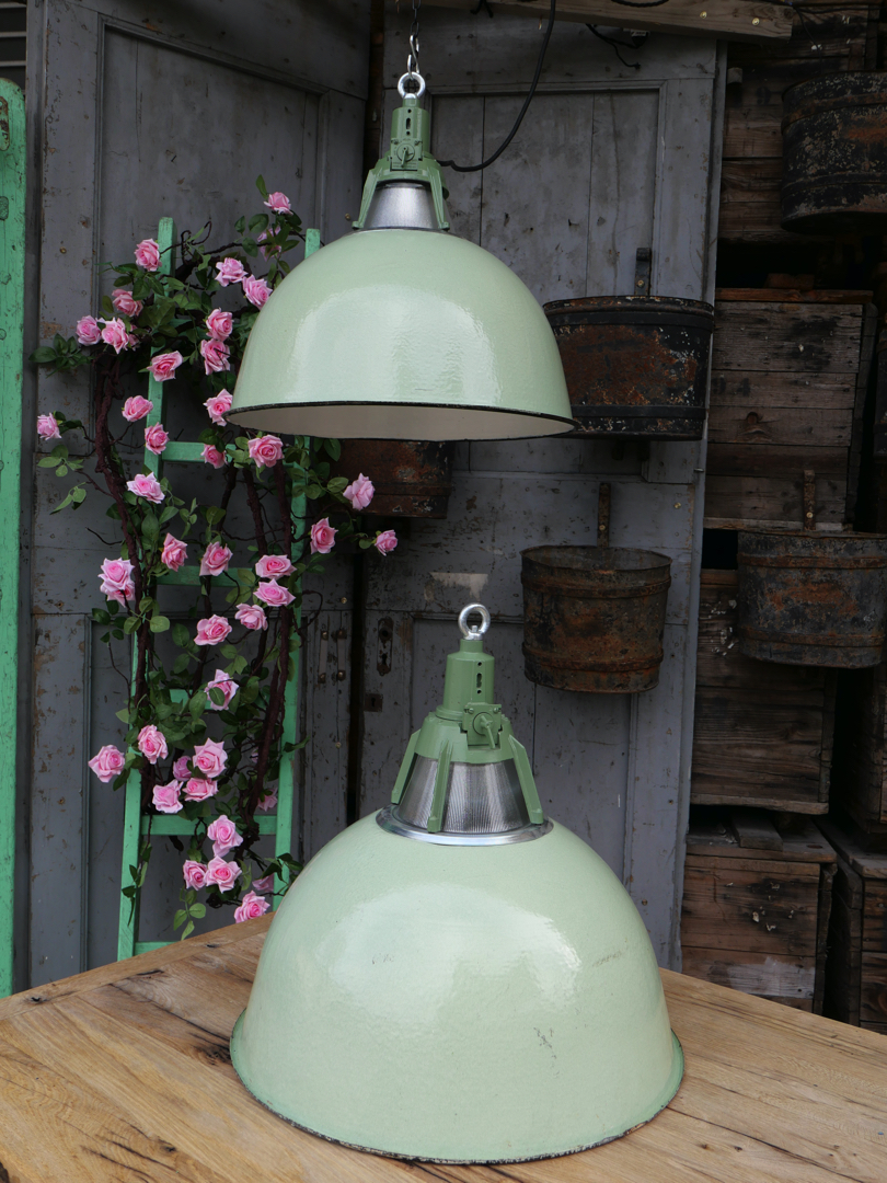 abat jour emaillee vert lampe holophane rond origine Union Sovietique – Image 4