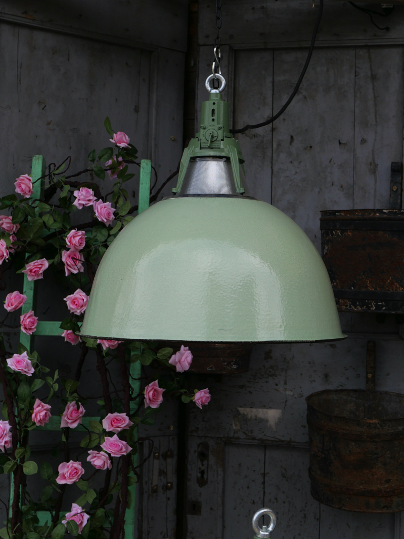 abat jour emaillee vert lampe holophane rond origine Union Sovietique – Image 2