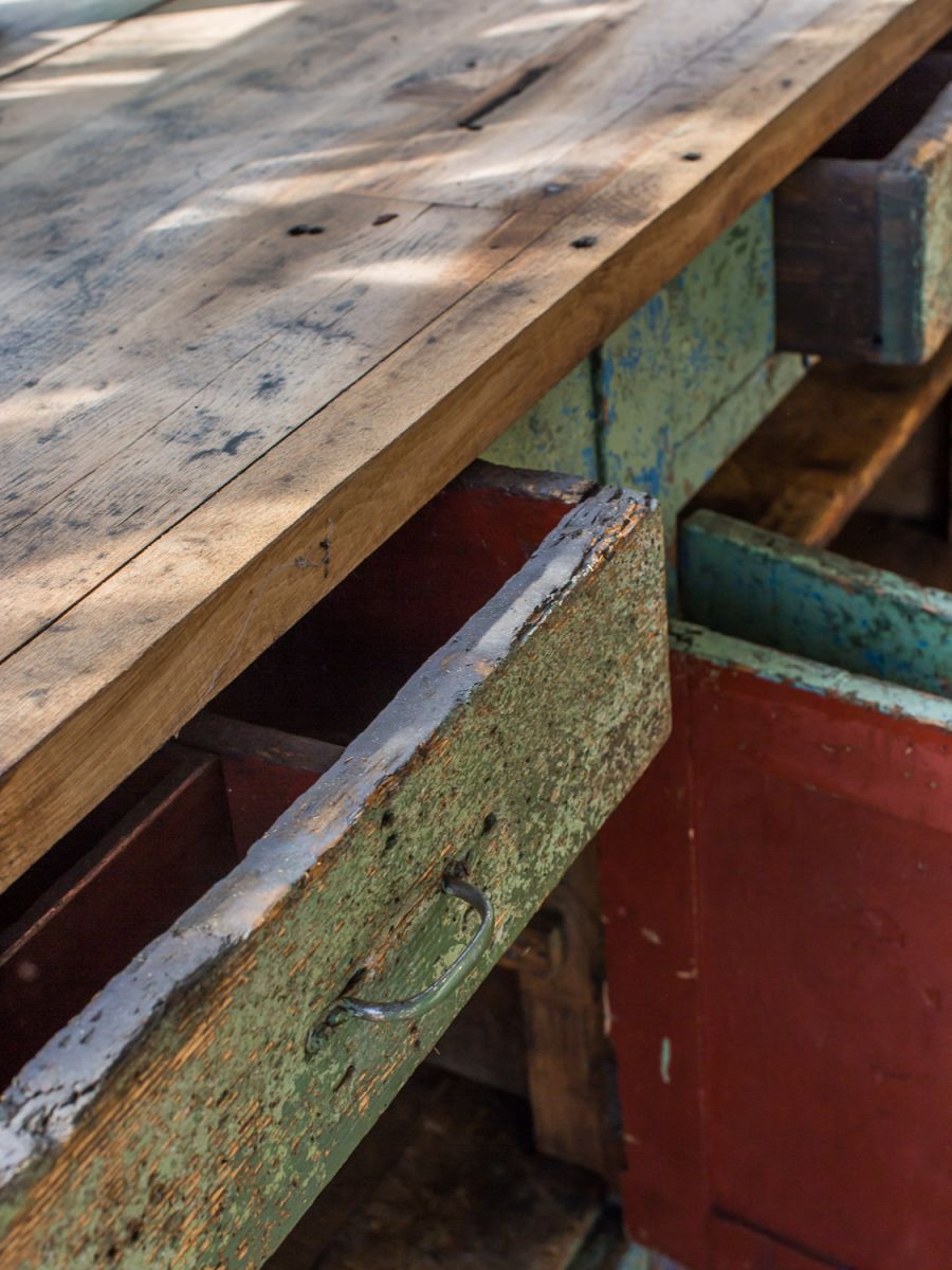banco de trabajo mecánico industrial muy grande en su estado original - Image 10