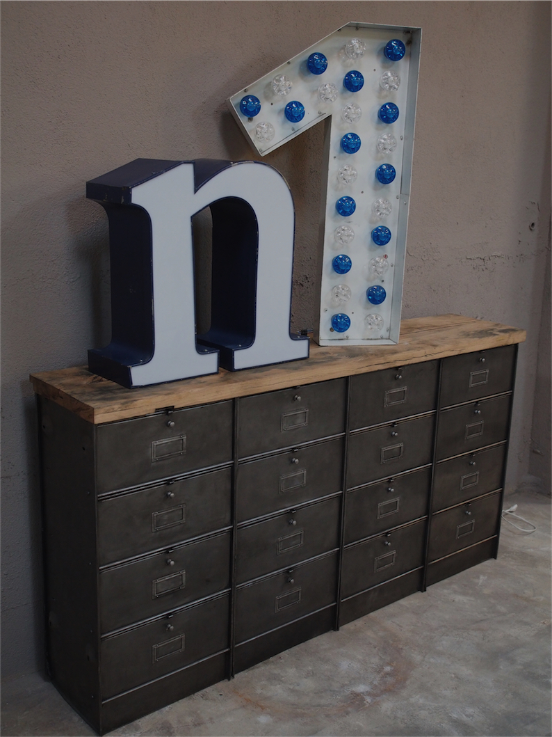 ancien meuble enfilade 16 casiers industriel a clapet roneo 1950 plateau chene massif – Image 4