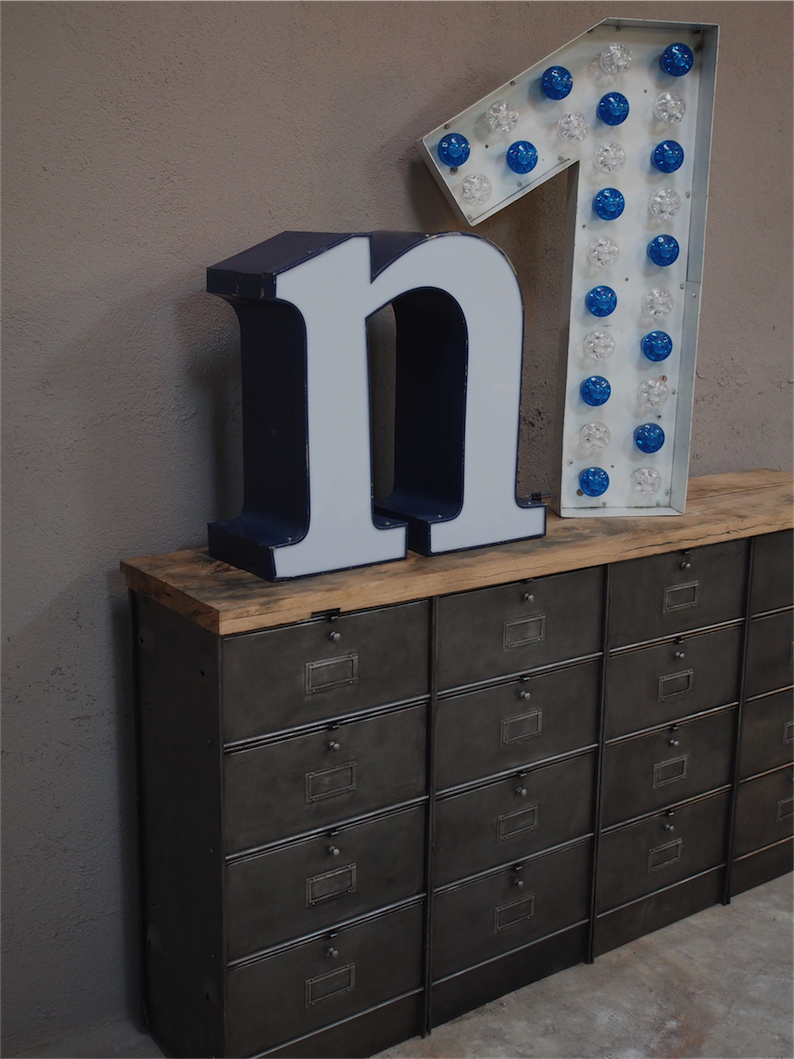 ancien meuble enfilade 16 casiers industriel a clapet roneo 1950 plateau chene massif – Image 5