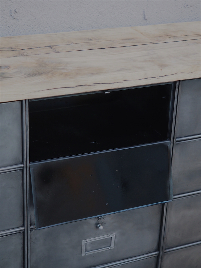 ancien meuble enfilade 16 casiers industriel a clapet roneo 1950 plateau chene massif – Image 15