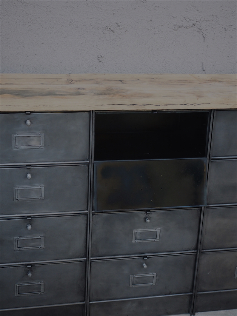 ancien meuble enfilade 16 casiers industriel a clapet roneo 1950 plateau chene massif – Image 16