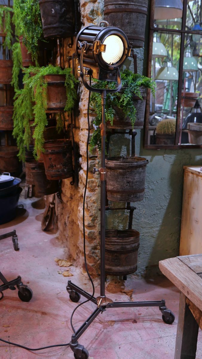 petit projecteur cinema MOLE RICHARDSON studio PINWOOD – Image 2