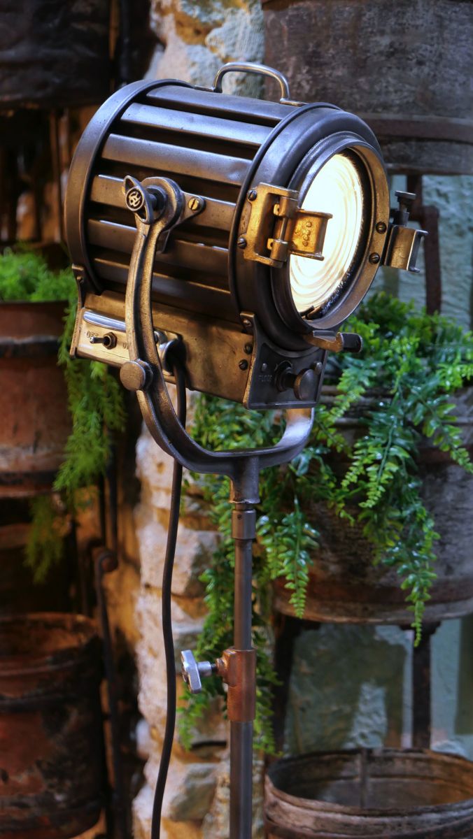 petit projecteur cinema MOLE RICHARDSON studio PINWOOD – Image 4