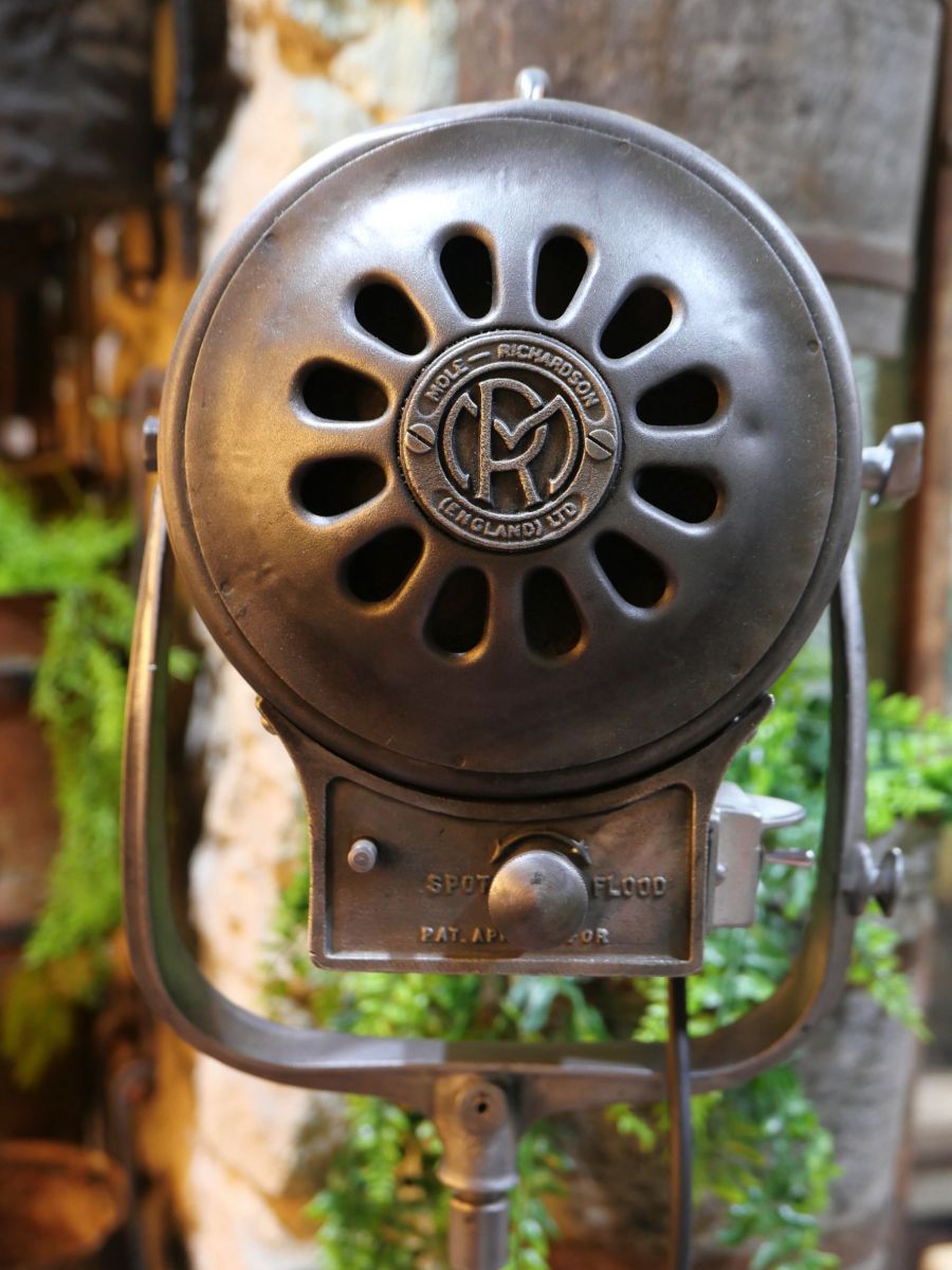 petit projecteur cinema MOLE RICHARDSON studio PINWOOD – Image 17