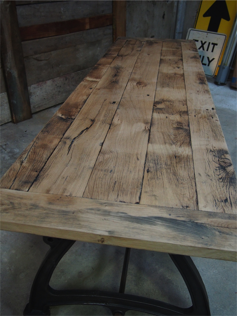 tres grande table industrielle plateau chene massif 3 pieds fonte – Image 13