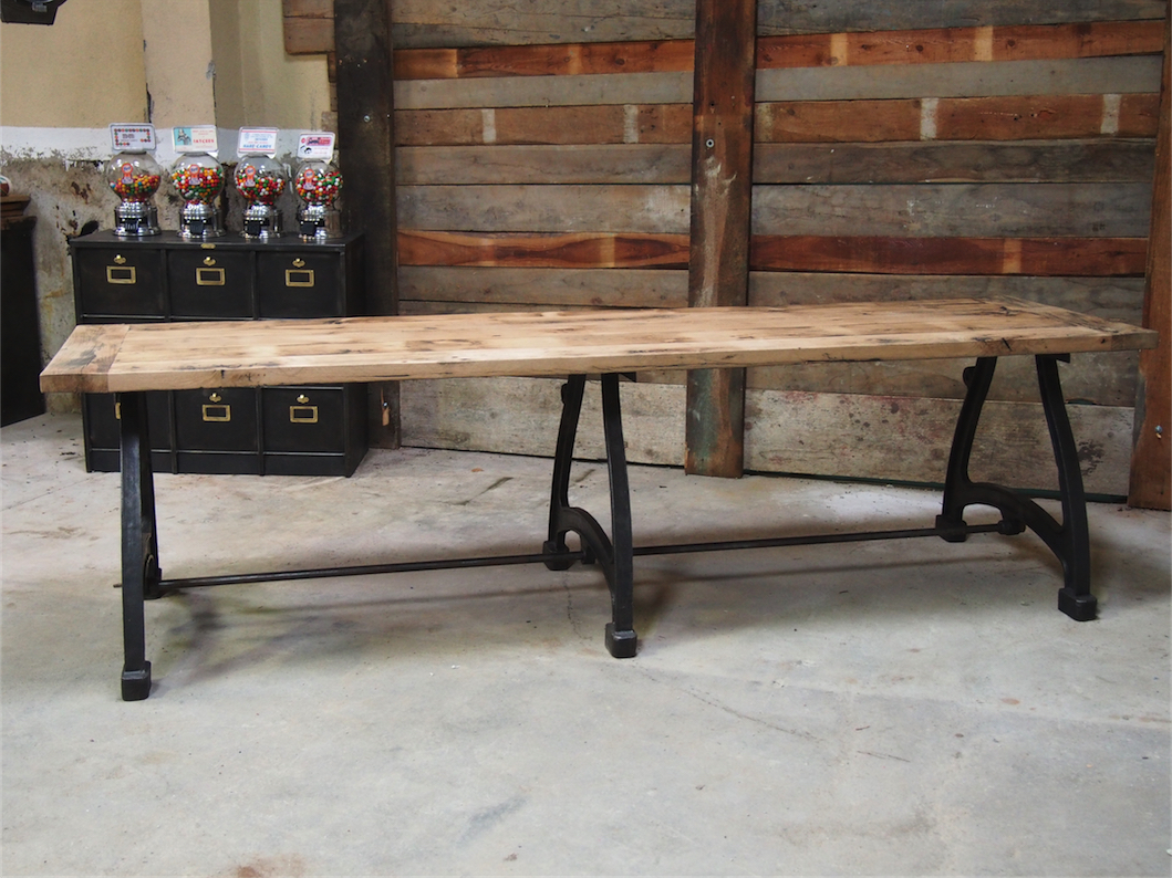 tres grande table industrielle plateau chene massif 3 pieds fonte – Image 22