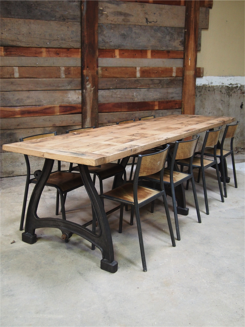 tres grande table industrielle plateau chene massif 3 pieds fonte – Image 3