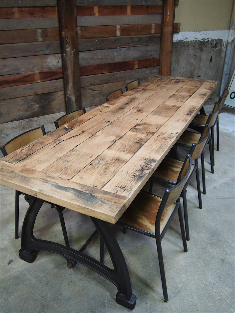 tres grande table industrielle plateau chene massif 3 pieds fonte – Image 23