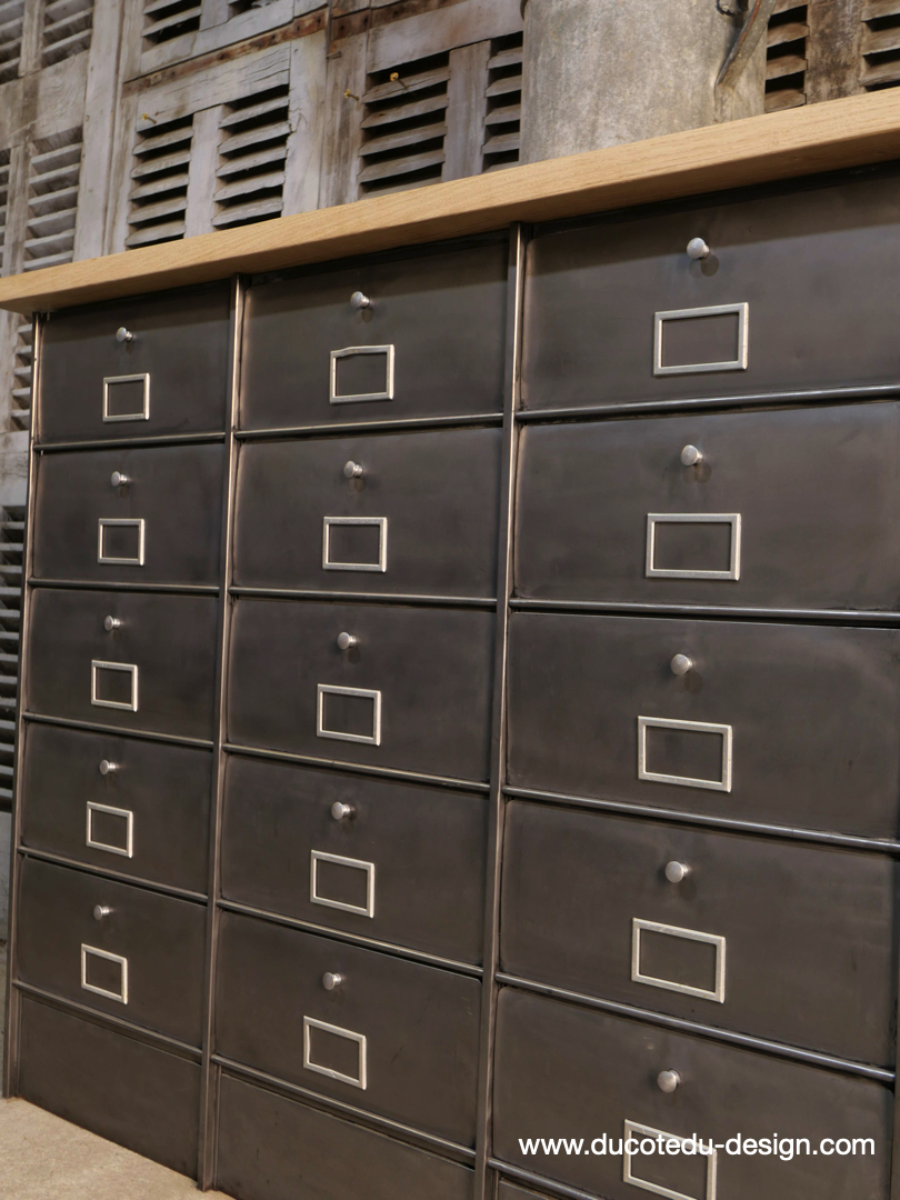 ancien grand meuble 12 casiers industriel strafor plateauchene massif – Image 4