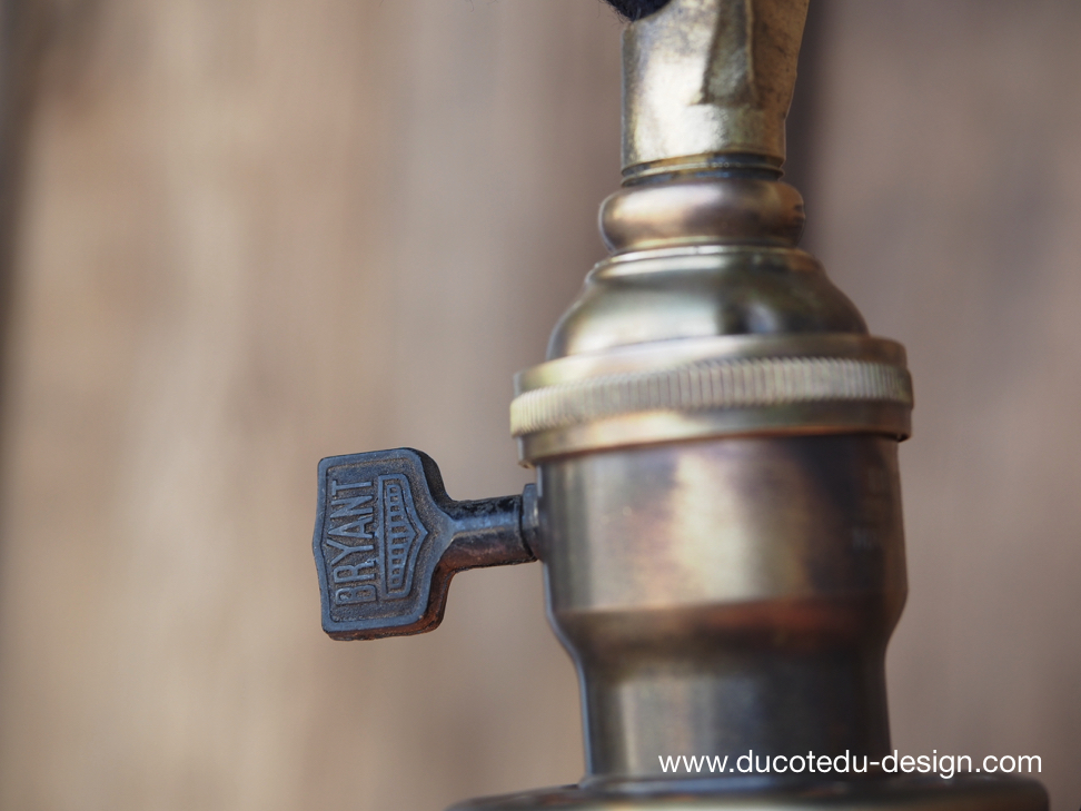 Rare Lampe O.C. White Industrielle fixation murale applique la lampe de reference a new york dans les loft – Image 19