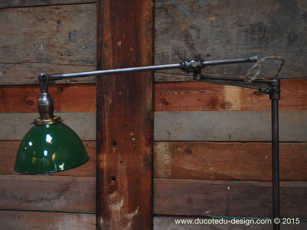 Rare Lampe O.C. White Industrielle fixation etau la lampe de reference a new york dans les loft – Image 16