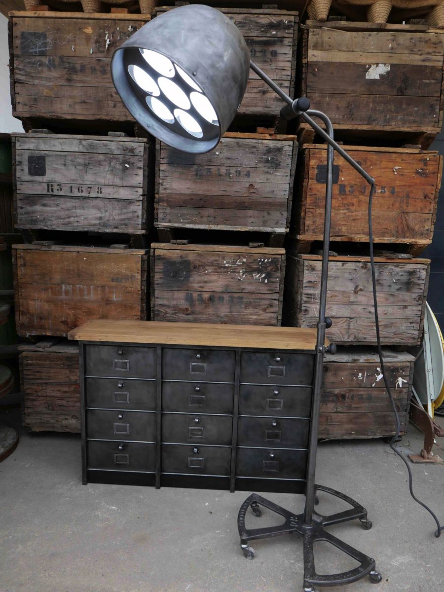 lampe sur pied carrossier atelier R.G Levallois – Image 2