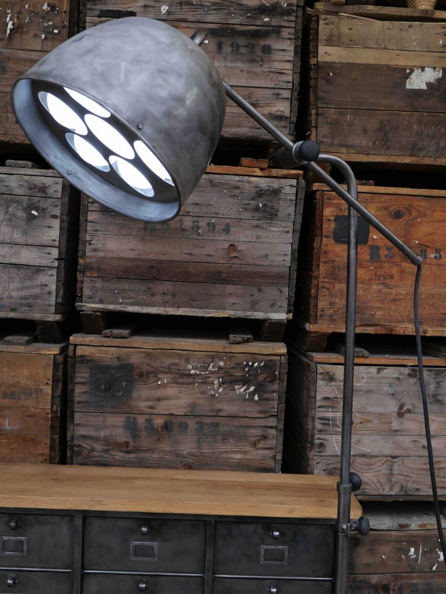 lampe sur pied carrossier atelier R.G Levallois – Image 3