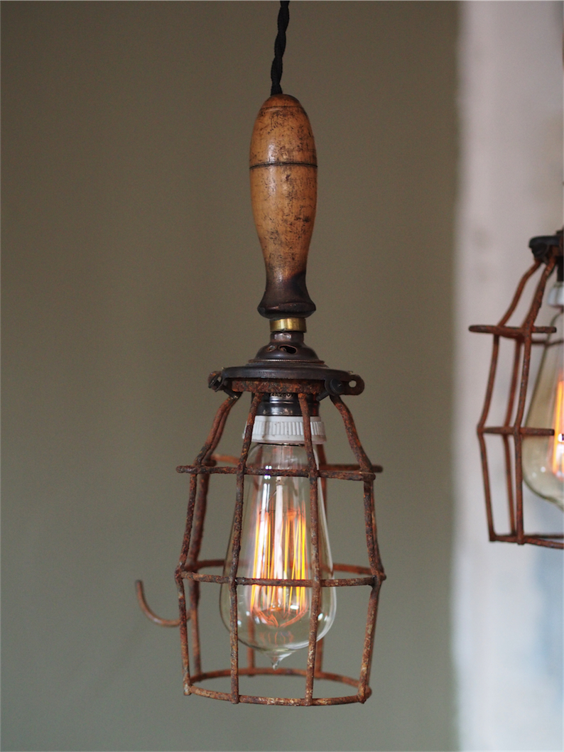 ancienne grande baladeuse industrielle des USA equipant les caves de new York – Image 3