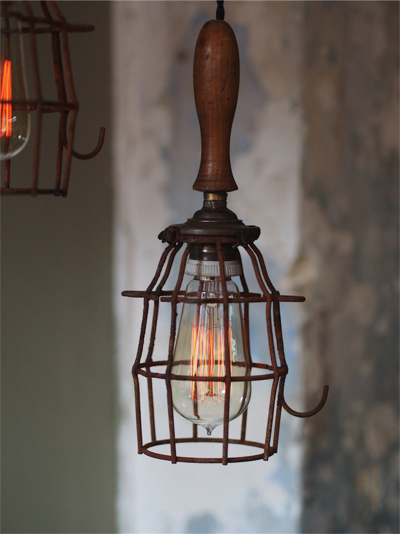 ancienne grande baladeuse industrielle des USA equipant les caves de new York – Image 4